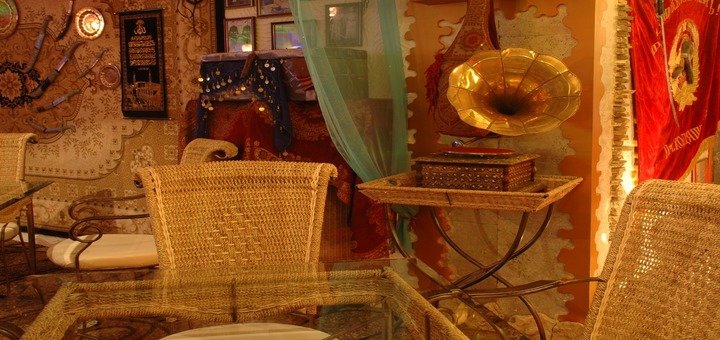 The hall of the restaurant "White Sun of the Desert." Visit at a discount